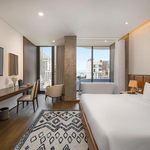 Deluxe Bathtub Balcony City View High Floor